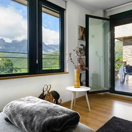 Casa Luna La Luna Una Casita De Cuento En Panticosa